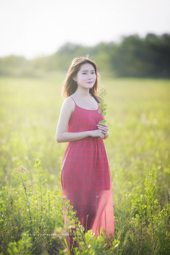 一男一女打撲克視頻