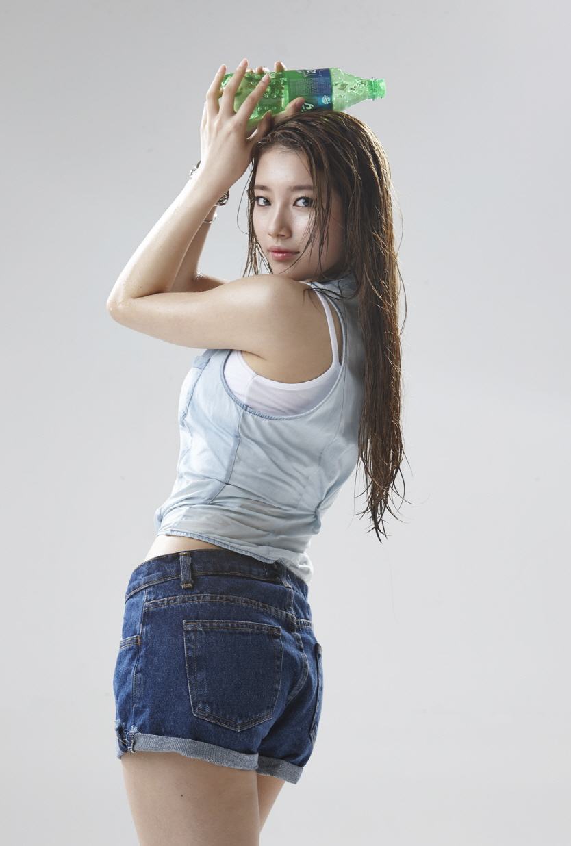 豐滿放蕩岳亂婦91ww