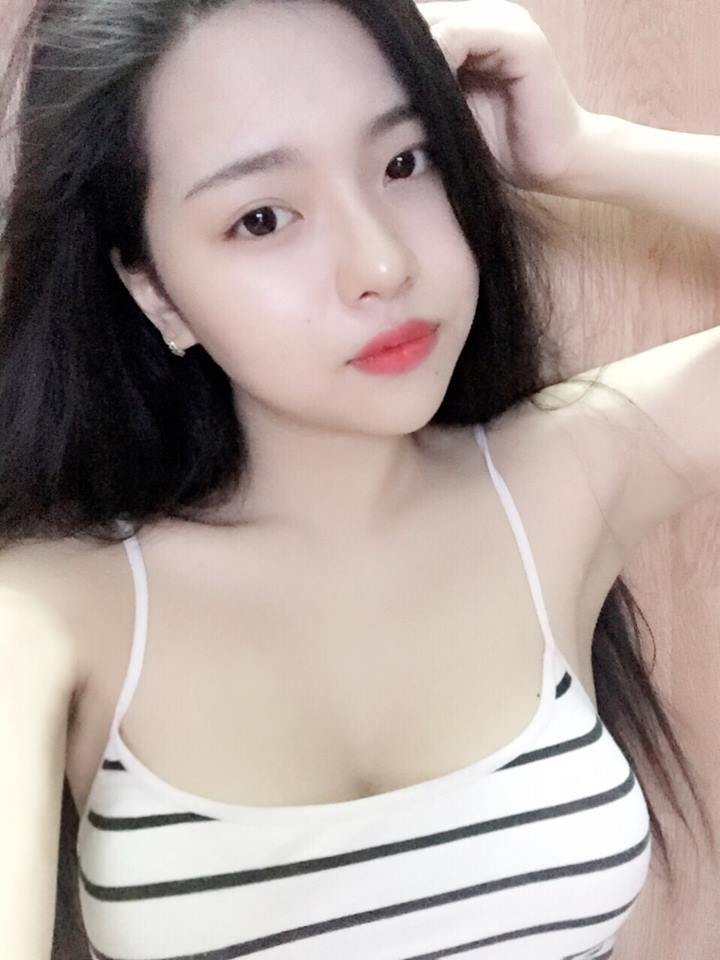 老師含著我的奶邊摸邊做的視頻