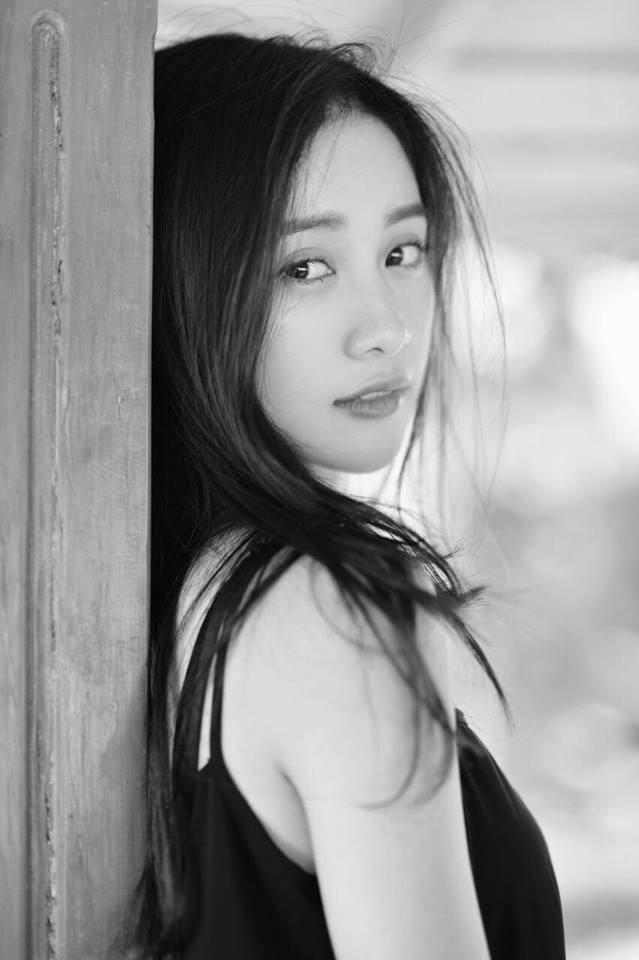 扒開(kāi)黑女人的p大蔭蒂