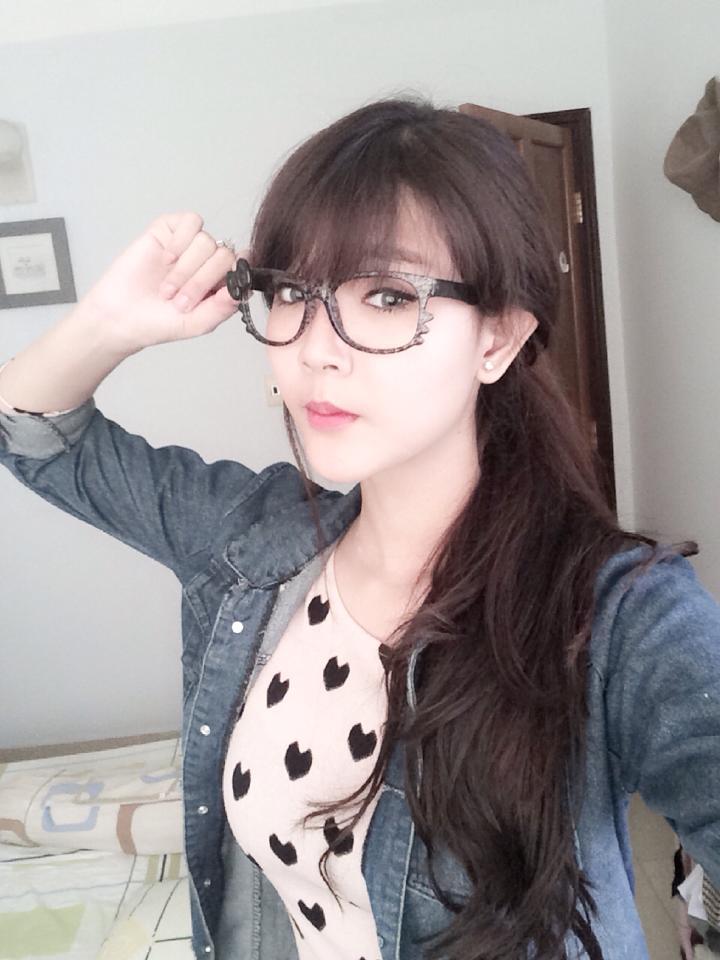 大胸女大學生在線